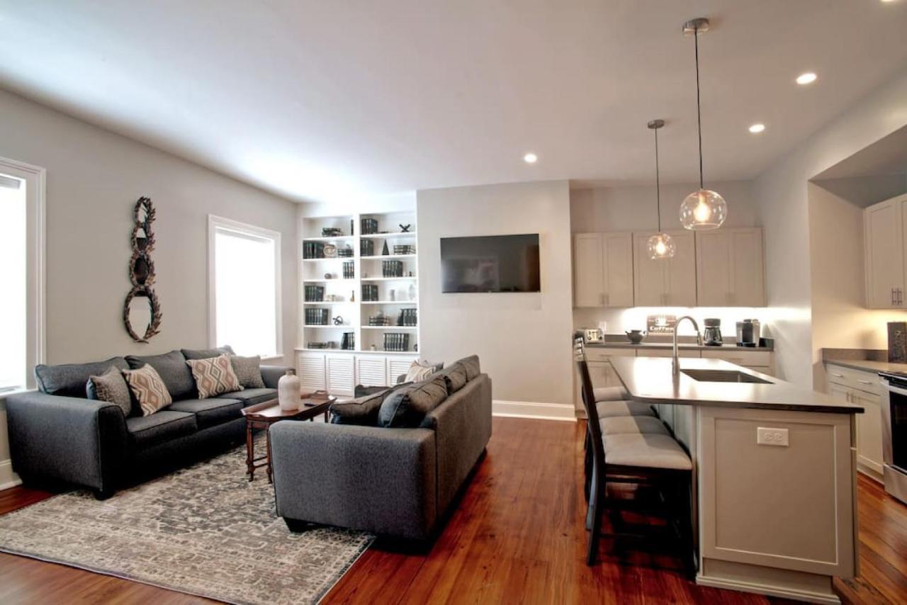 Newly Renovated 4 Bed 3 Bath And 2 Parking Spots Villa ซาวานนาห์ ภายนอก รูปภาพ